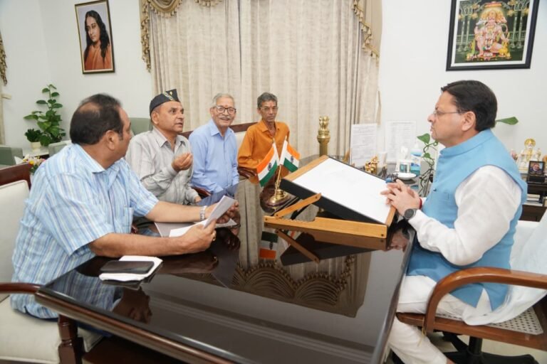 मुख्यमंत्री से विधायक विनोद चमोली ने की शिष्टाचार भेंट