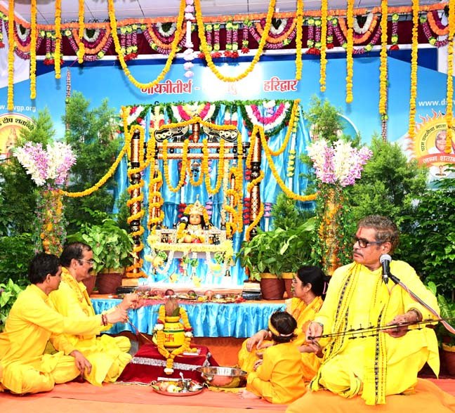 श्रीकृष्ण जन्माष्टमी के मौके पर शांतिकुंज के नन्हे बच्चों ने मोहा मन