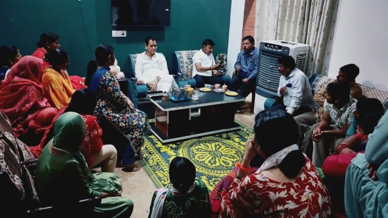 विधायक डॉ. अग्रवाल ने क्षेत्रीय लोगों की समस्याओं को सुनकर दिया समाधान का आश्वासन