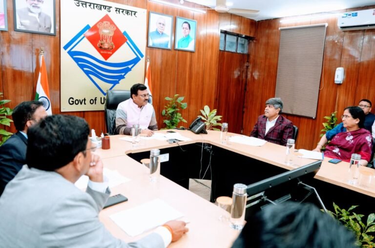 तृतीय प्रवासी उत्तराखंडी सम्मेलन की तैयारियों की मुख्य सचिव ने की समीक्षा
