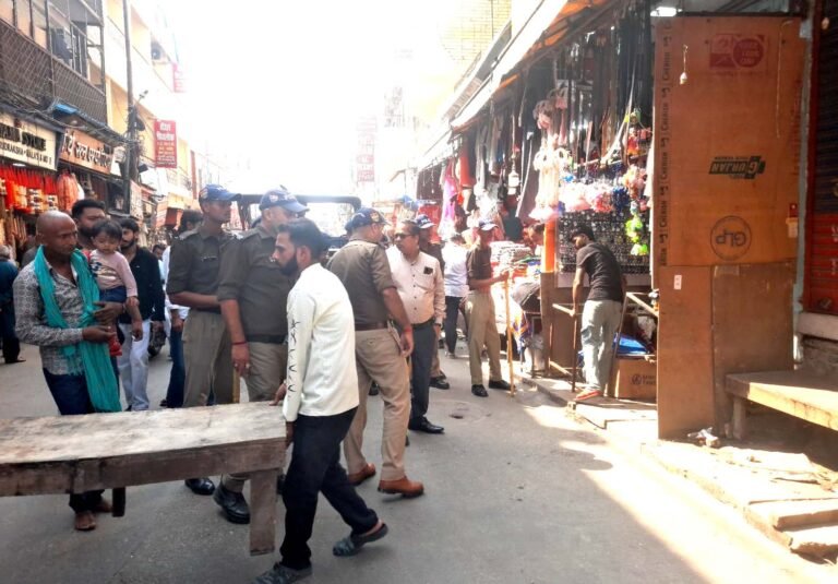 डीएम के निर्देशन में अवैध अतिक्रमण के खिलाफ निरंतर की जा रही है कार्यवाही