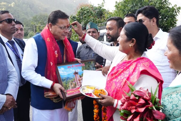 विधानसभा सत्र के लिए गैरसैंण आगमन पर मुख्यमंत्री पुष्कर सिंह धामी का भव्य स्वागत