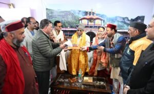 राज्यपाल ढाल सिंह बिसेन ने भगवान बद्री विशाल के किए दर्शन, प्रदेश की खुशहाली की कामना की