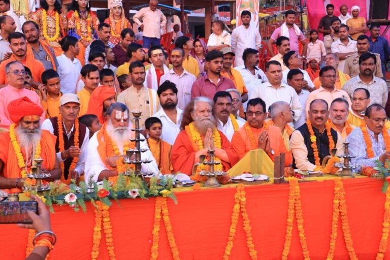 परमार्थ पीठाधीश्वर, पूज्य स्वामी चिदानन्द सरस्वती जी पधारे श्रृंगवेरपुर धाम