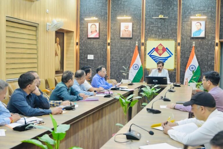 निराश्रित एवं पालतू पशुओं के प्रभावी प्रबन्धन को लेकर डीएम सख्त, विकसित होगा पशु पंजीकरण एवं मॉनिटरिंग पोर्टल