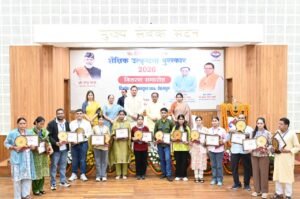 मेधावी विद्यार्थी उत्तराखंड के उज्ज्वल भविष्य के आधार स्तंभ : मुख्यमंत्री