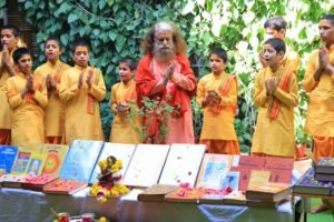 दशहरे पर परमार्थ निकेतन में वेद, उपनिषद, पुराण एवं शास्त्रों का पूजन