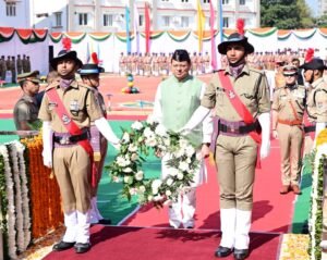 मुख्यमंत्री ने पुलिस स्मृति दिवस पर शहीद जवानों को दी श्रद्धांजलि, परिजनों को किया सम्मानित