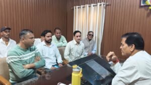 विधायक डॉ. प्रेमचंद ने क्षेत्र में बिछाई जा रही पेयजल लाइन के कार्यों की समीक्षा की