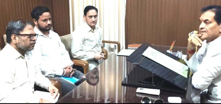विधायक डॉ. प्रेमचंद ने जल संस्थान एवं नगर निगम के अधिकारीयो के साथ बैठक कर की पेरी अर्बन योजना की समीक्षा
